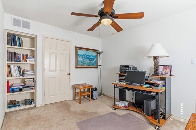 Building Photo - 3429 Nottingham Dr