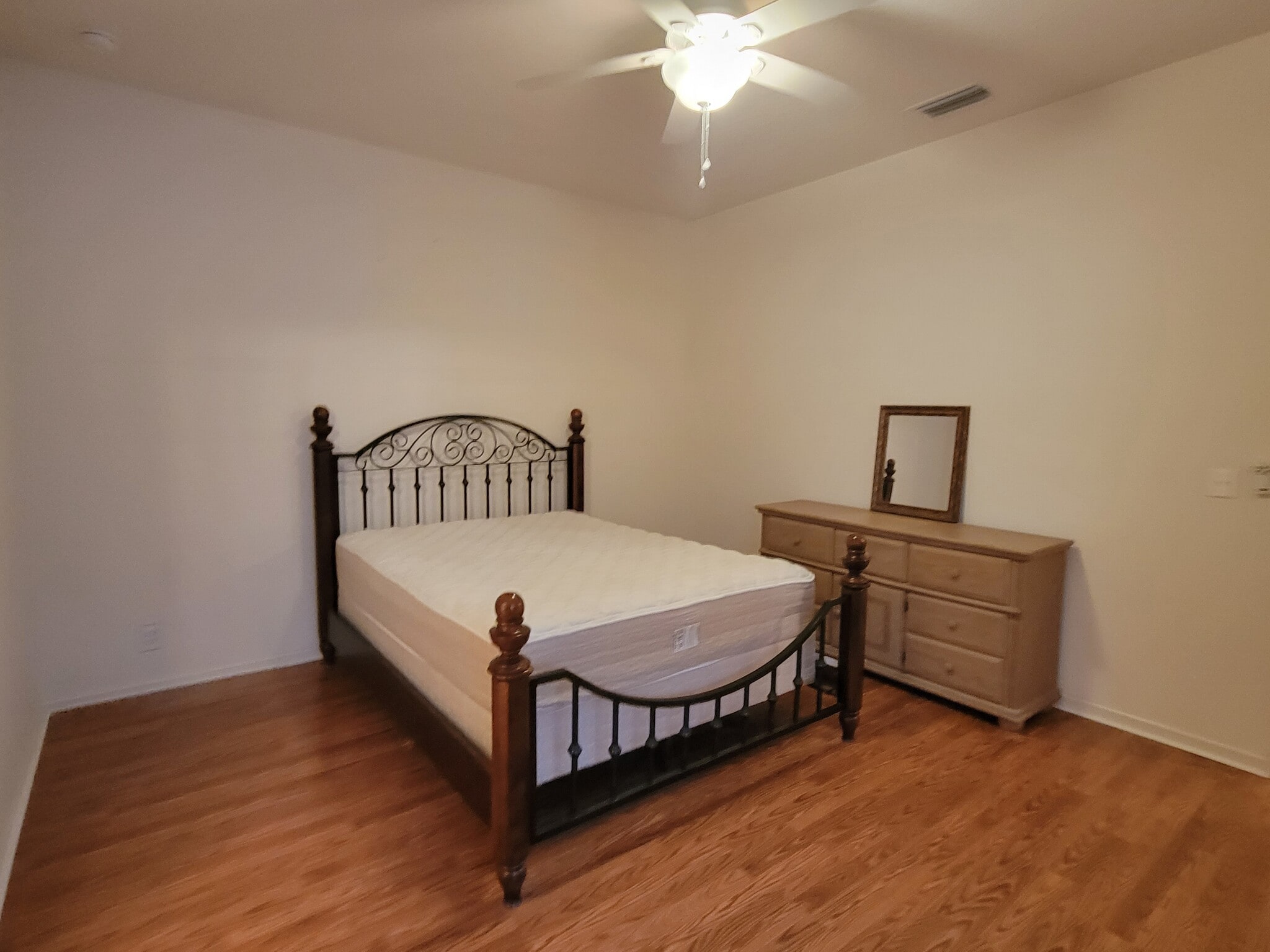 Master (bed/dresser not included) - 221 Victoria Commons Blvd