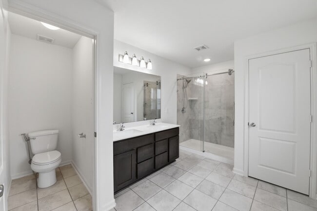Building Photo - 2518 Boxwood Park