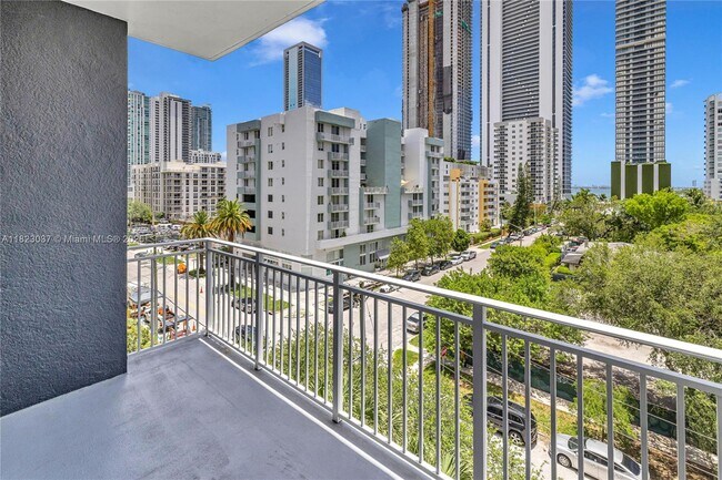 Building Photo - 2275 Biscayne Blvd Blvd