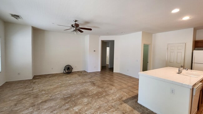 Building Photo - 754 Mira Grande