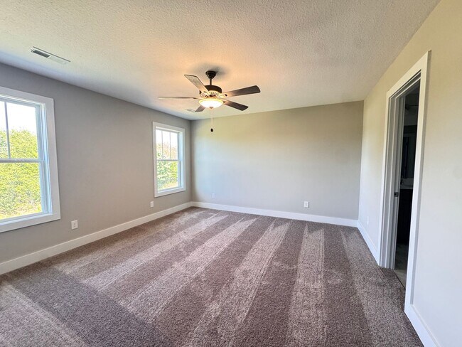 Building Photo - Maryville 37803 - Brand New 4 bedroom, 2.5 bath home - Contact Jackie Mills (865) 748-2851