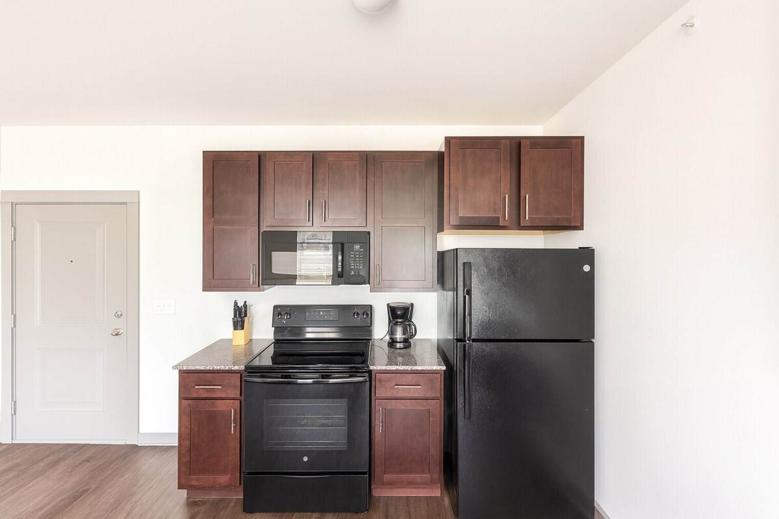 Building Photo - 111 E 4th St