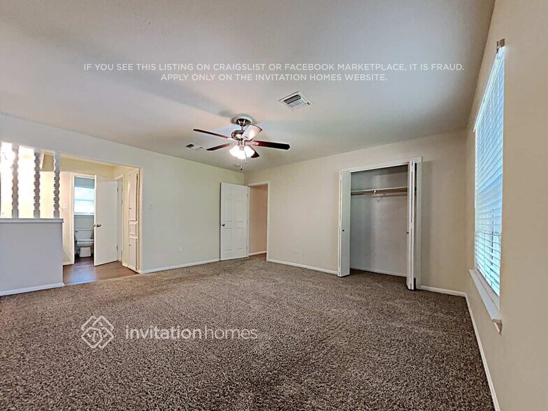 Building Photo - 11639 Idlebrook Dr