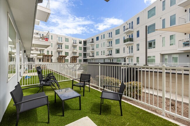 Building Photo - 5820 1/2 Cameron Road-SI FL1-ID1303397P