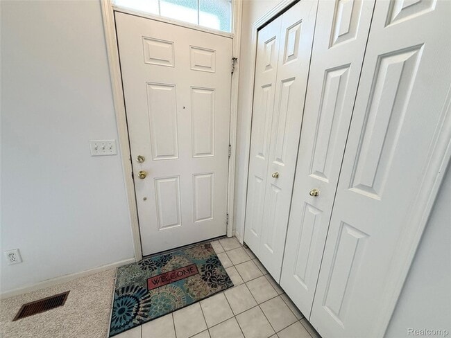 Building Photo - 29419 Glen Oaks Blvd E