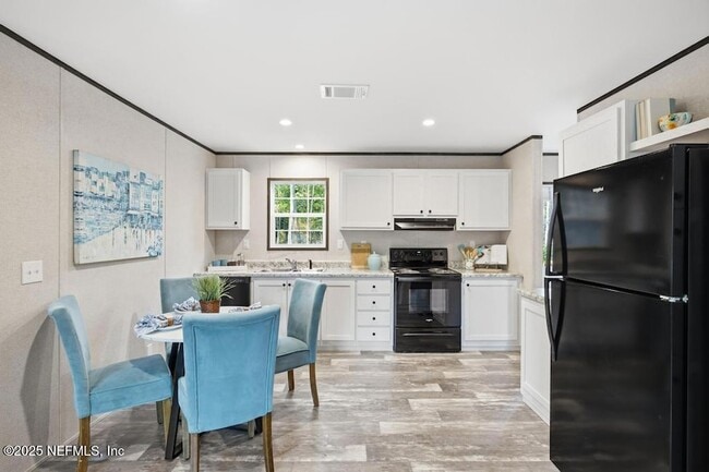 Building Photo - 520 Hickory Nut Trail