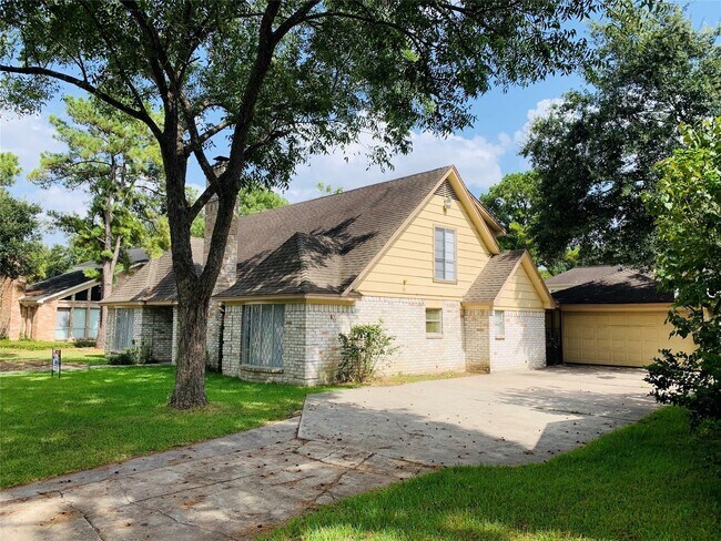 Building Photo - 4811 Wind Chimes Dr