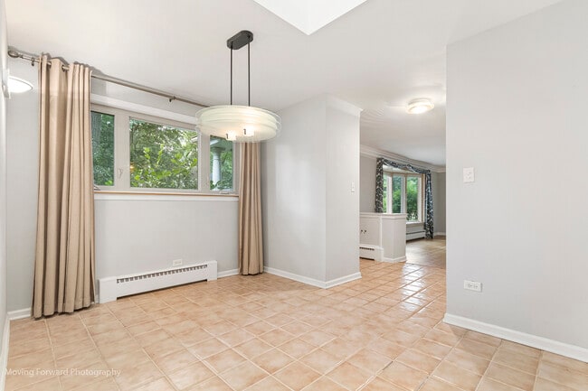 Building Photo - 3528 Forest Ave
