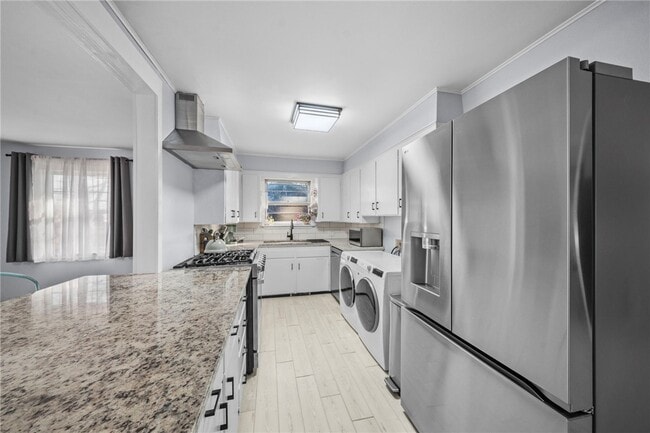 Building Photo - 1202 SW B St