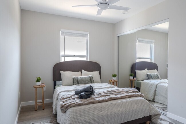 Building Photo - Fully remodeled!