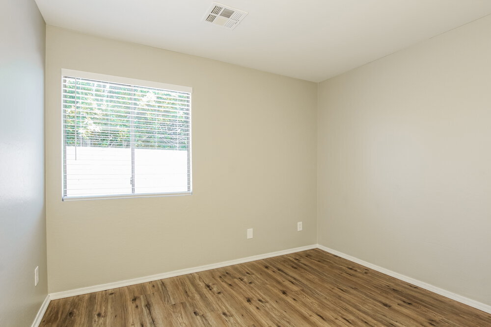 Building Photo - 1840 S 106th Ln