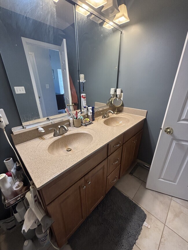 Building Photo - 25021 Justice Dr