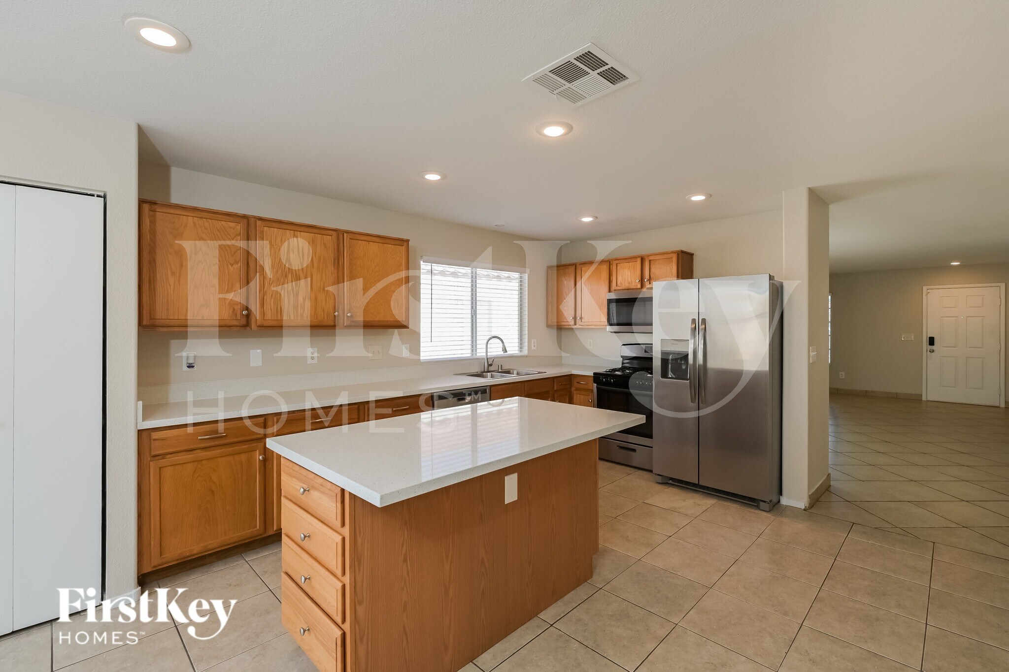 Building Photo - 692 Rising Brook Dr