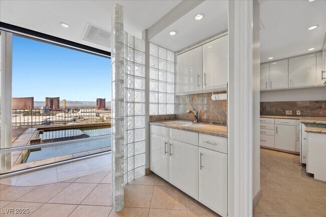 Building Photo - 3111 Bel Air Dr