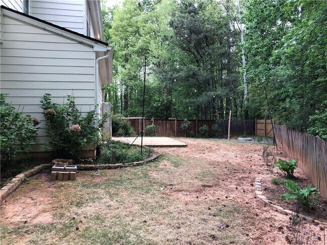 Building Photo - 370 Manor Glen Dr