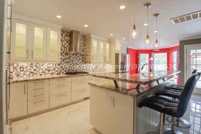 Building Photo - Incredible 4 Bedroom 4 Bath Home in Owasso!!!