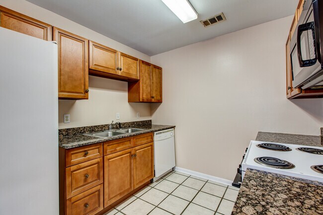 Building Photo - 5596 Daugherty Rd