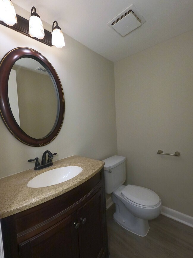 Building Photo - 2611 Chancer Dr