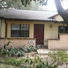Building Photo - Silver Springs Shores