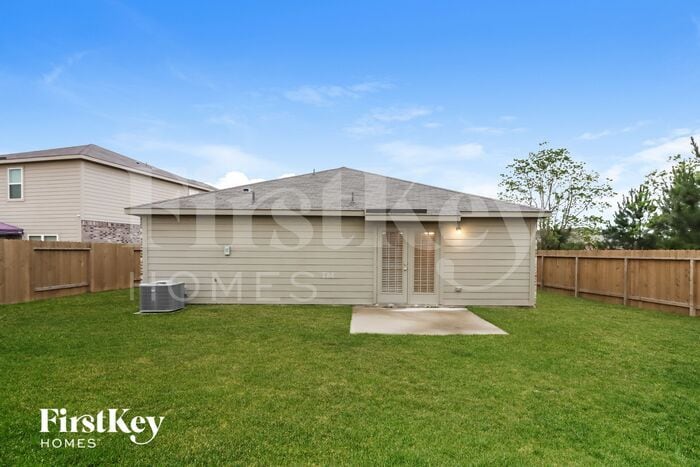 Building Photo - 20703 Solstice Point Dr