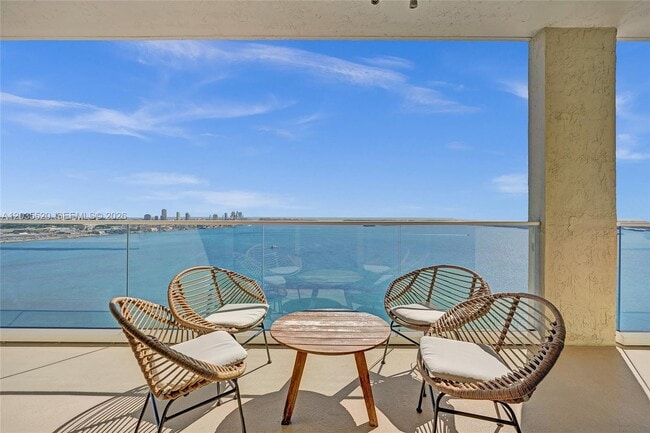 Building Photo - 800 Claughton Island Dr