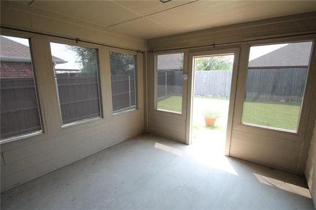 Building Photo - 9605 Zaharias Dr
