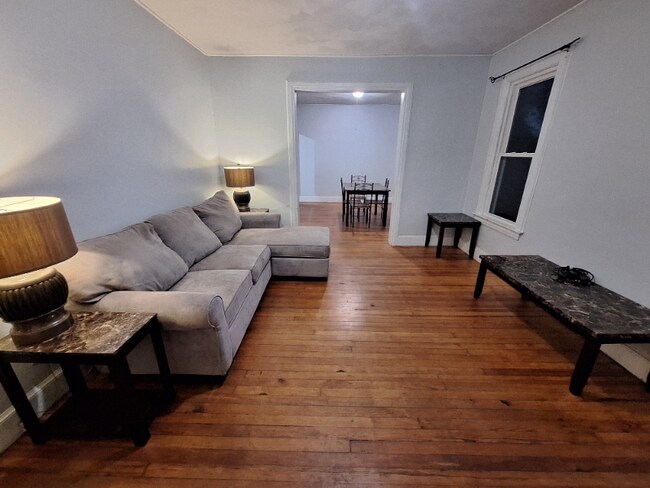 Building Photo - 10 Euclid Ave