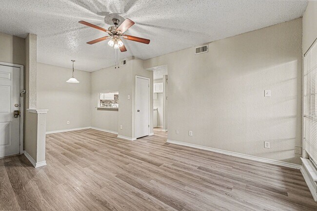 Building Photo - 3607 W Northgate Dr