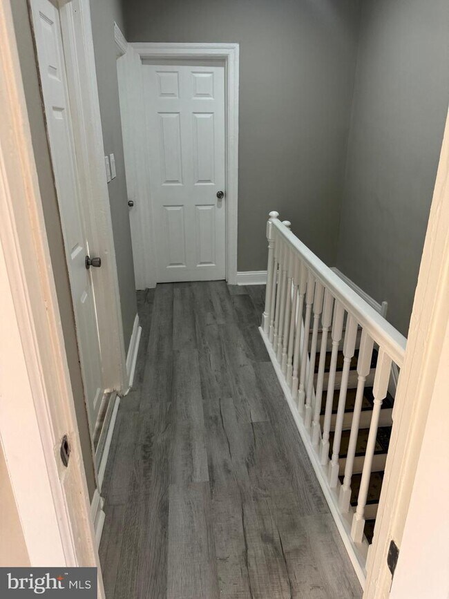 Building Photo - 1945 W Airdrie St