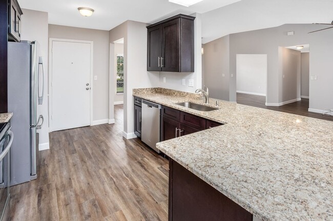 Building Photo - Clermont 3 Bed 2 Bath w/ Community Pool an...