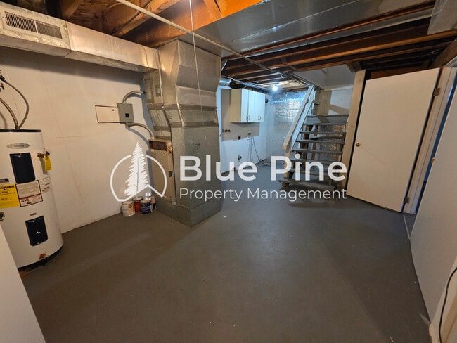 Building Photo - 640 Lincoln Dr