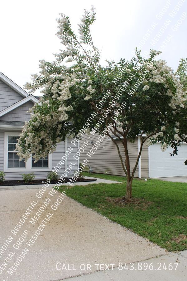 Primary Photo - 4957 Trump St
