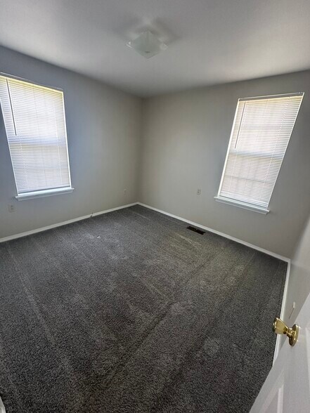 Bed 2 - 317 S Market St