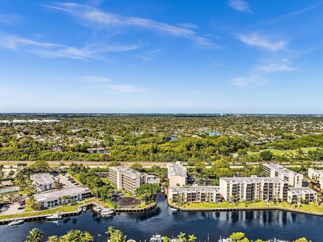 Building Photo - 21 Royal Palm Way