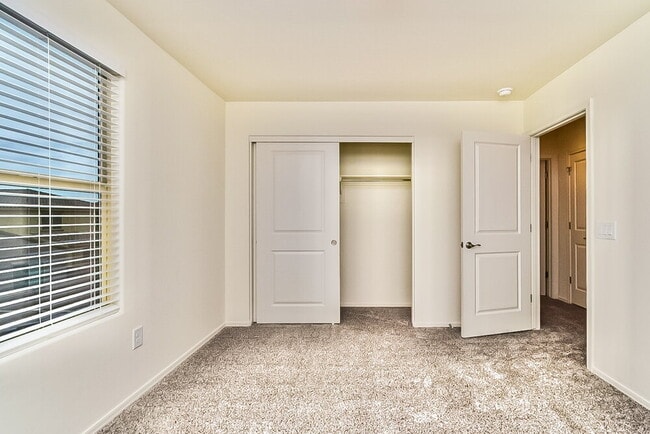 Building Photo - 7000 W Inkwood Ln