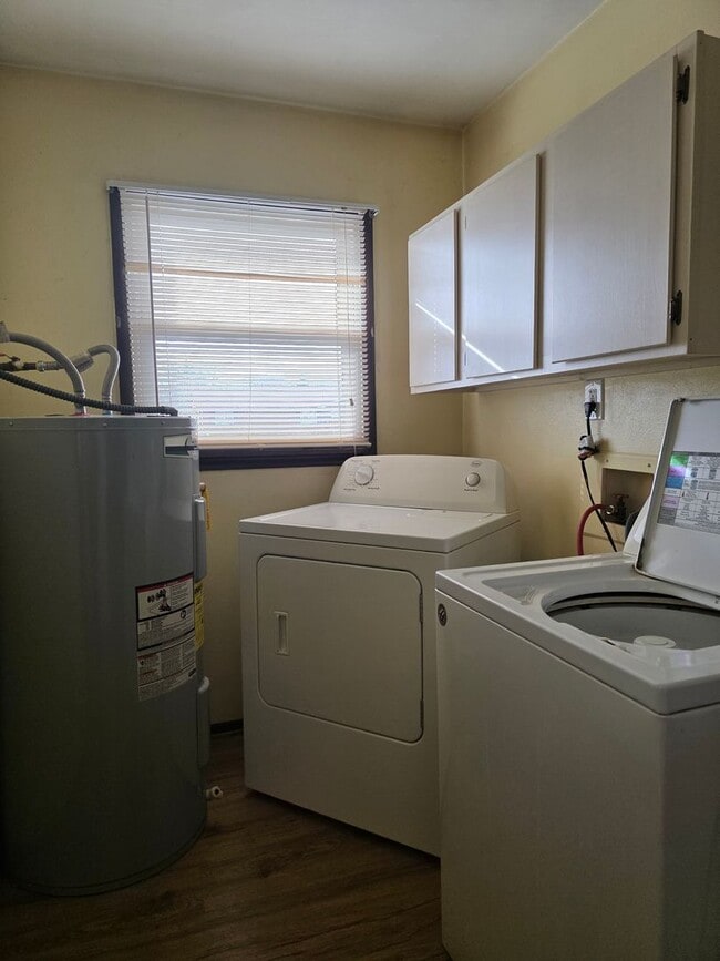 Building Photo - Three bedroom home in North Baltimore