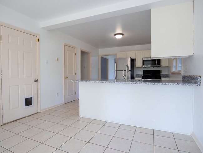 Building Photo - Bright 4-Bedroom Home in Midlothian!