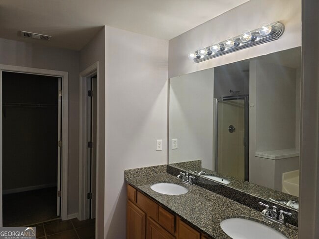 Building Photo - 1313 Stone Bay Dr SW