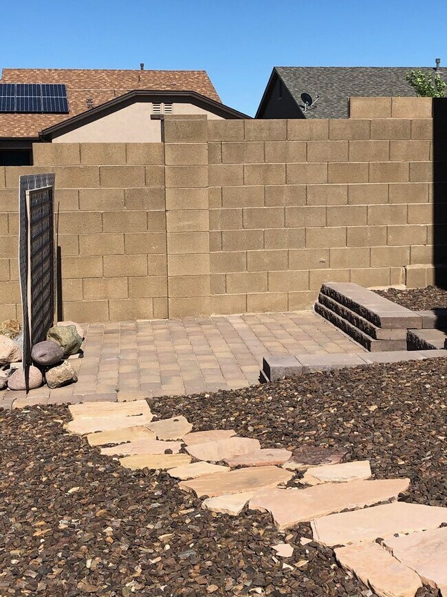 Building Photo - Corner Lot Charmer- Granville Amenities In...