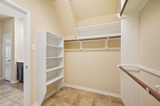 Building Photo - 207 Lockridge Hill Ln