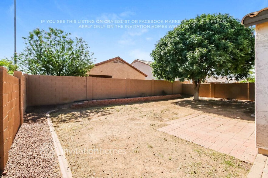 Building Photo - 4823 S Grenoble