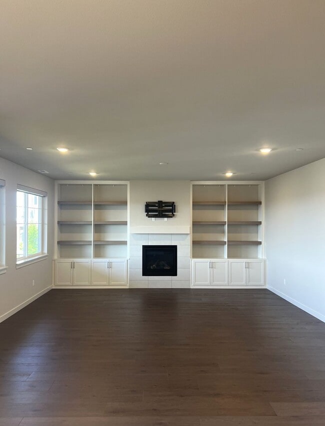 Building Photo - Beautiful Beaverton 4 Bedroom Home with Open Floor Plan, Deck & Upstairs Bonus Room