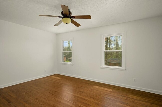 Building Photo - 878 Parkway Dr