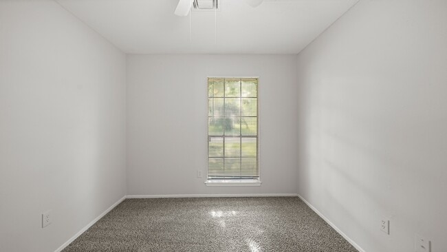 Building Photo - 5411 Lorraine Dr