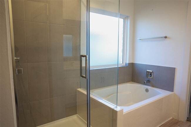 Building Photo - 22502 Petrizzi Ln