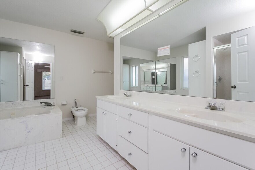 Building Photo - 2877 48th Way E