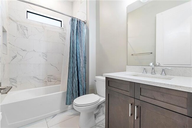 Building Photo - 11835 S Baypoint Cir