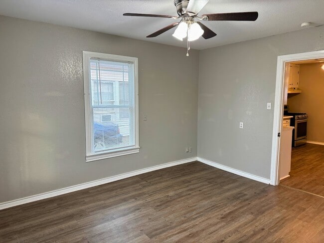 Building Photo - 2706 Palmetto Dr