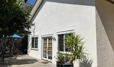 Building Photo - Great location, quiet, 2 bedroom, 1 bath, ...